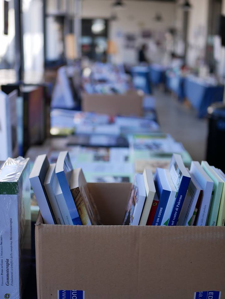 Degustibooks, successo per la 1^ fiera di libri del Mercato Degustibooks, successo per la 1^ fiera di libri del Mercato
